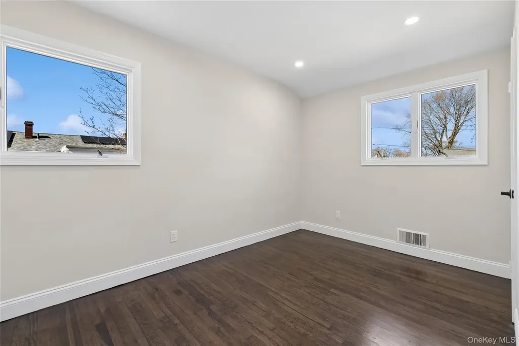 236 Vermont Avenue Bay Shore NY 11706
