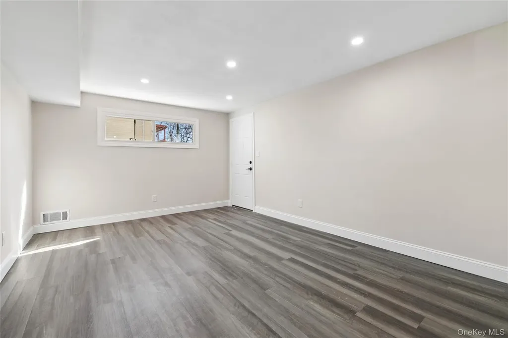 236 Vermont Avenue Bay Shore NY 11706