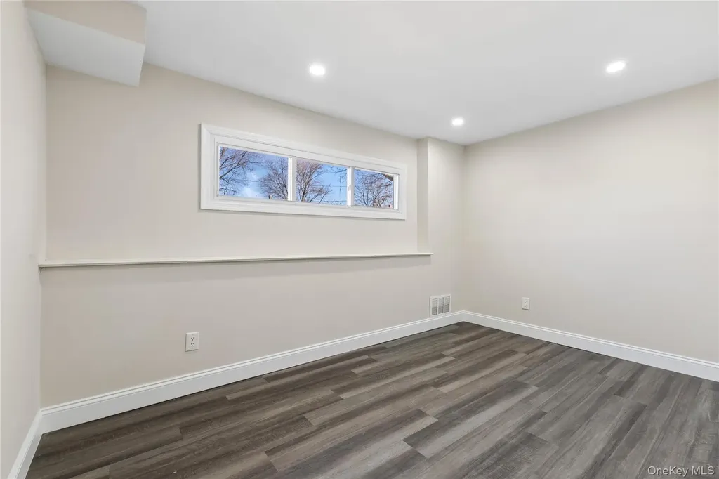 236 Vermont Avenue Bay Shore NY 11706