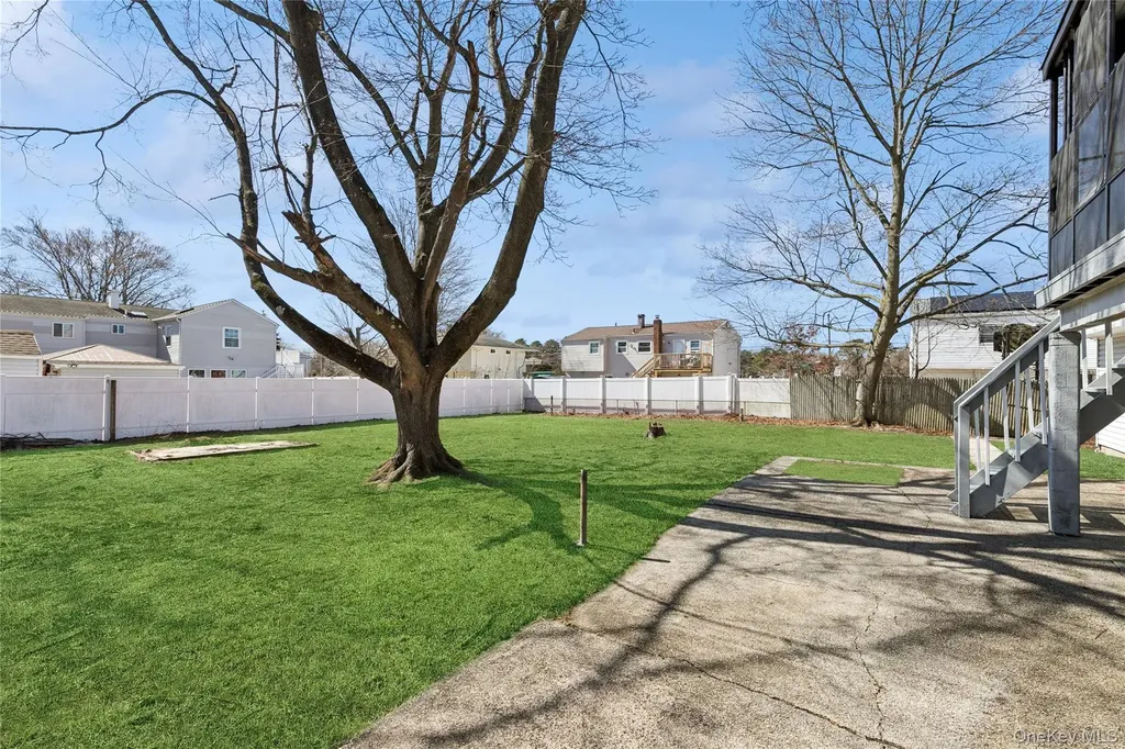 236 Vermont Avenue Bay Shore NY 11706