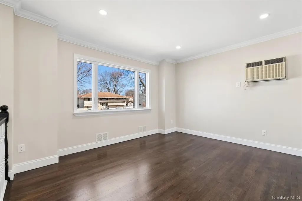 236 Vermont Avenue Bay Shore NY 11706
