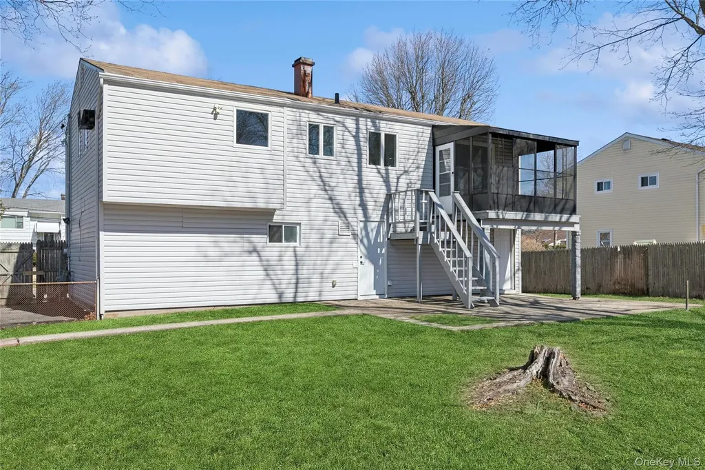 236 Vermont Avenue Bay Shore NY 11706