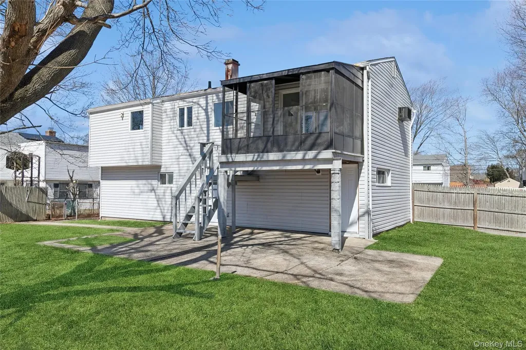 236 Vermont Avenue Bay Shore NY 11706