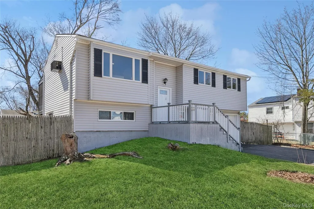 236 Vermont Avenue Bay Shore NY 11706