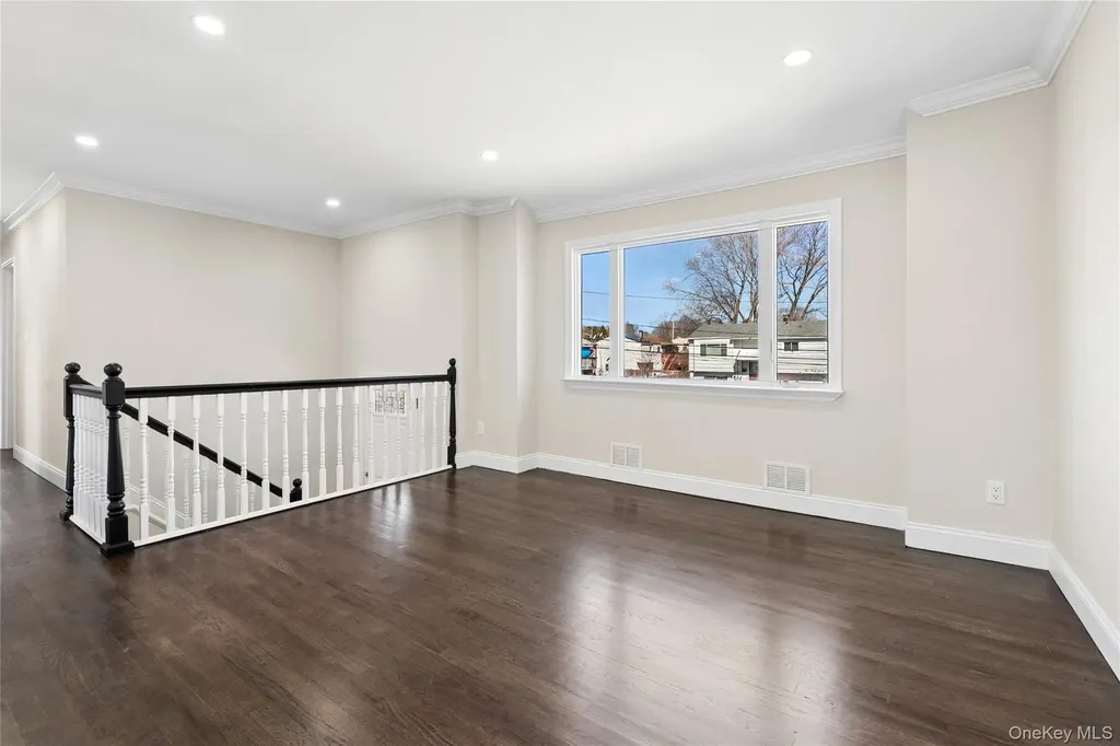236 Vermont Avenue Bay Shore NY 11706