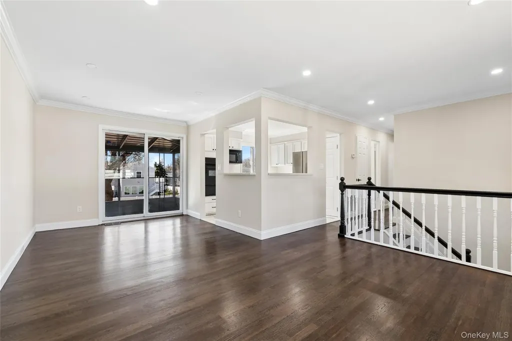 236 Vermont Avenue Bay Shore NY 11706