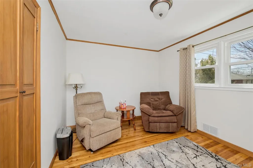 310 S 16th Street Lindenhurst NY 11757