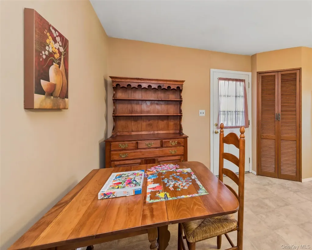 310 S 16th Street Lindenhurst NY 11757
