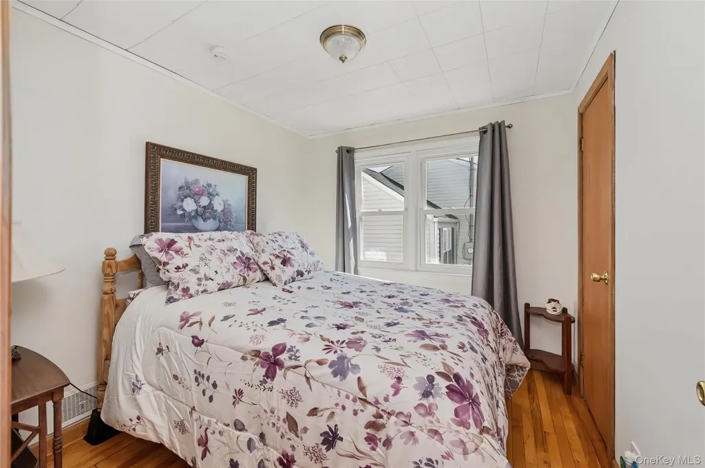 310 S 16th Street Lindenhurst NY 11757
