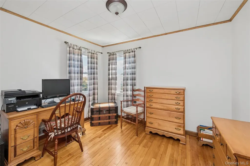 310 S 16th Street Lindenhurst NY 11757