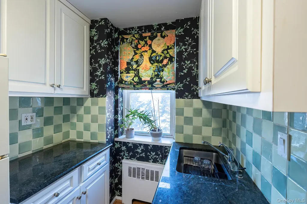 60 Knolls Crescent Bronx NY 10463