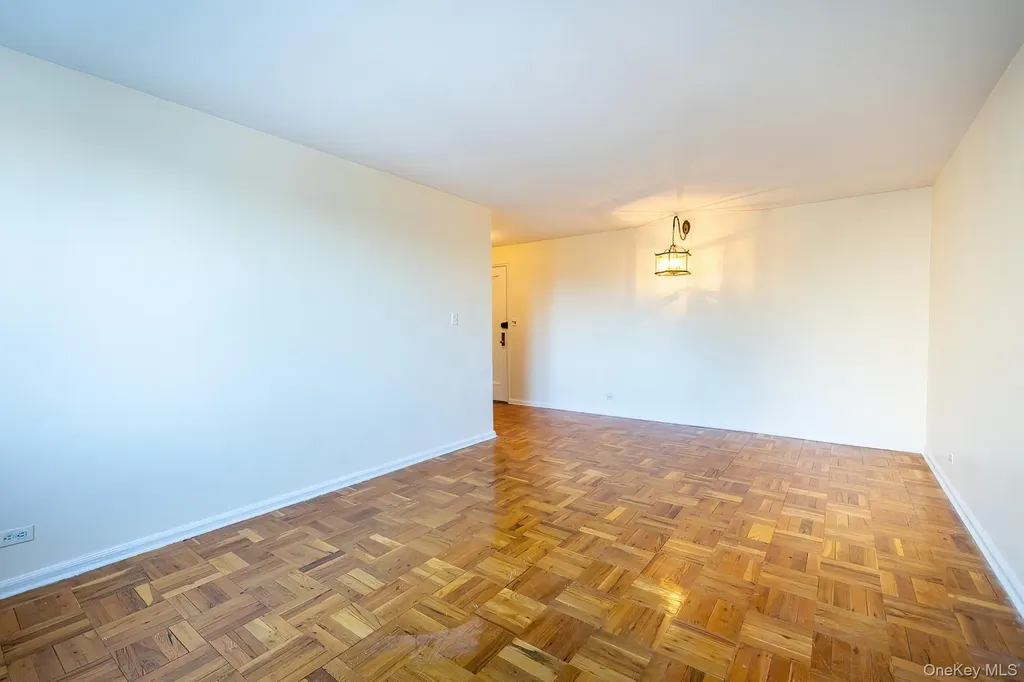60 Knolls Crescent Bronx NY 10463