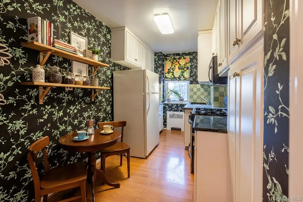 60 Knolls Crescent Bronx NY 10463