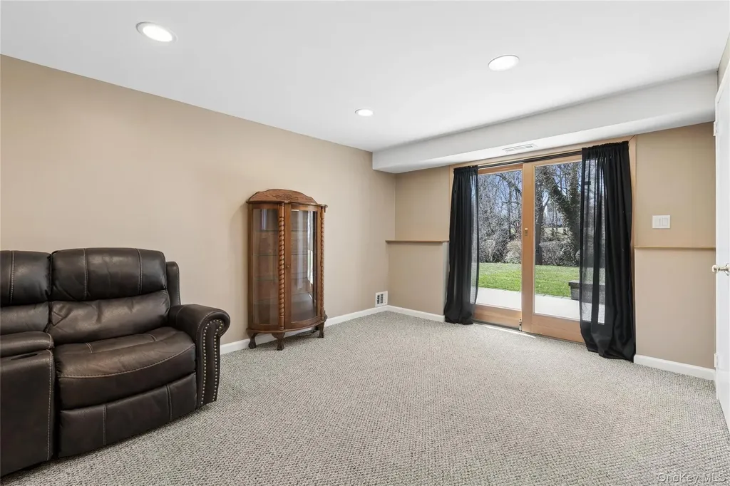 14 Wenmore Road Commack NY 11725