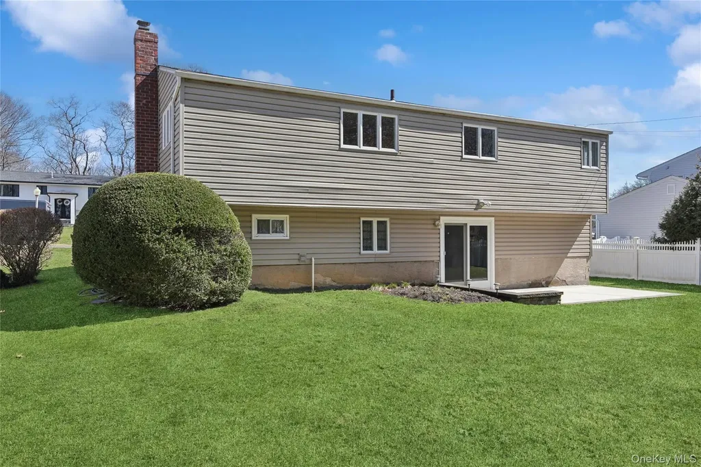 14 Wenmore Road Commack NY 11725