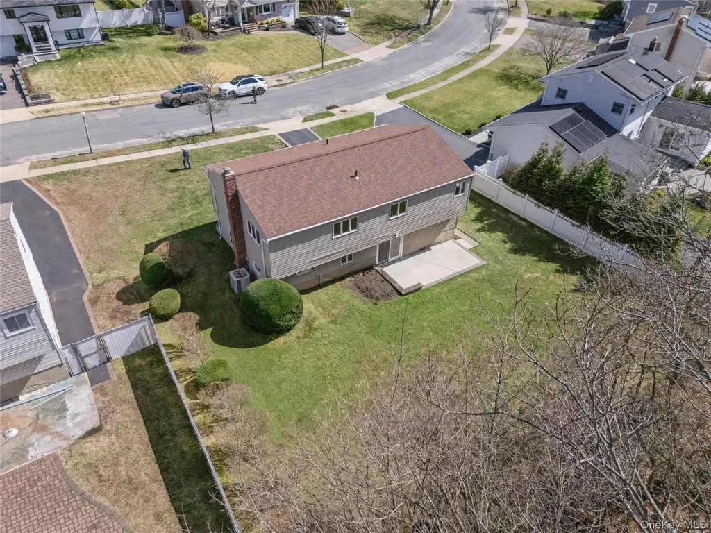 14 Wenmore Road Commack NY 11725
