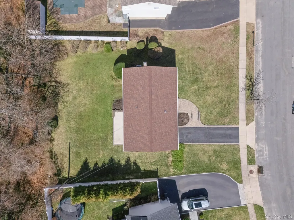 14 Wenmore Road Commack NY 11725