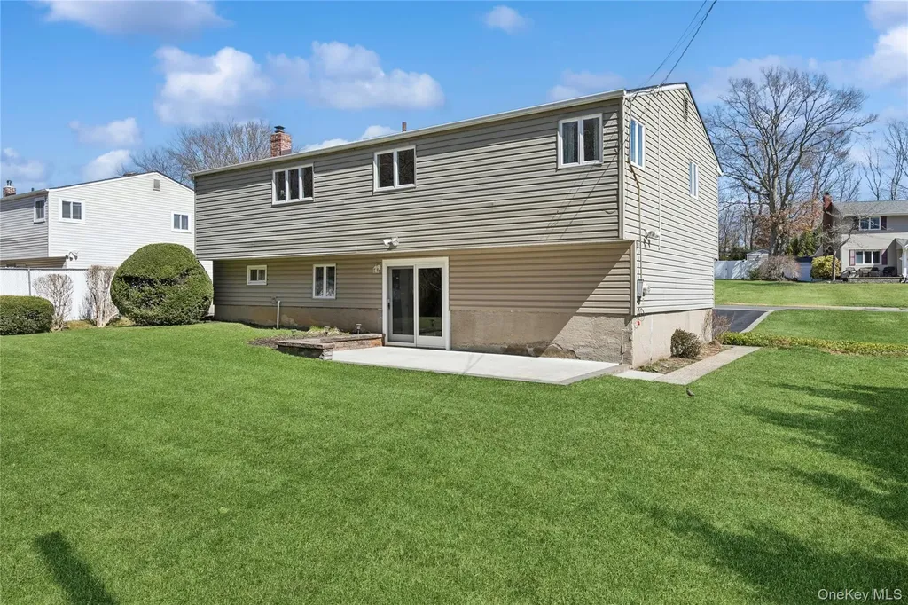 14 Wenmore Road Commack NY 11725
