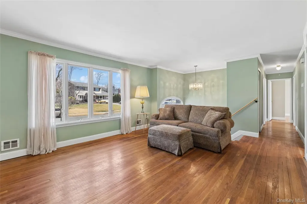 14 Wenmore Road Commack NY 11725