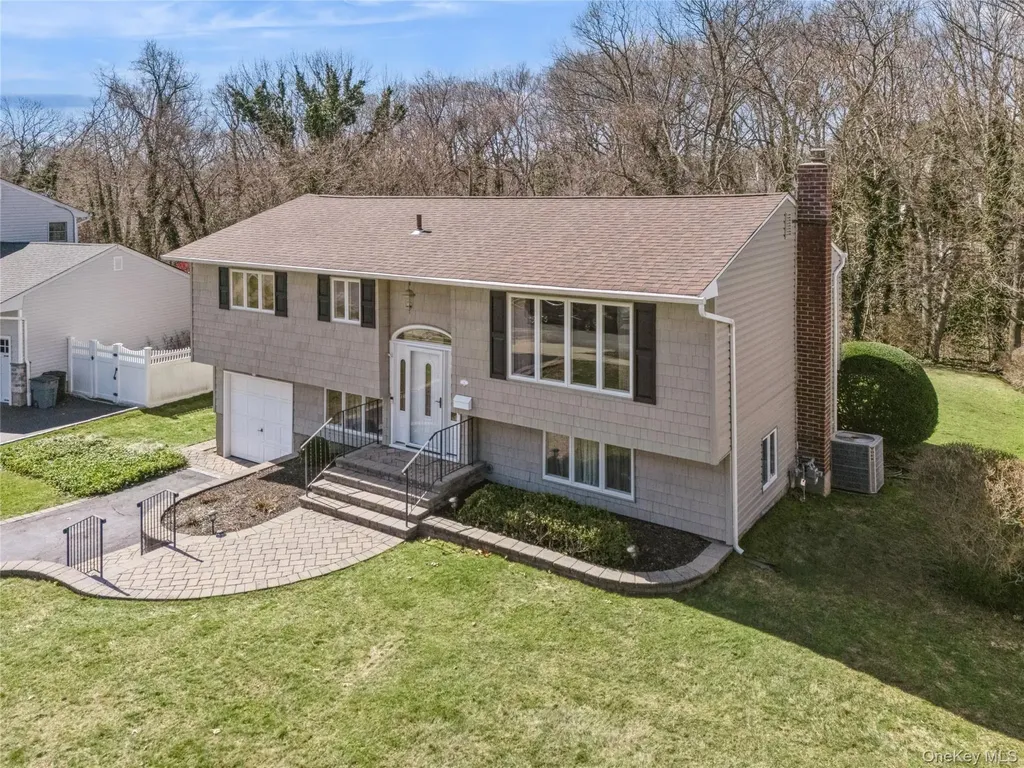14 Wenmore Road Commack NY 11725