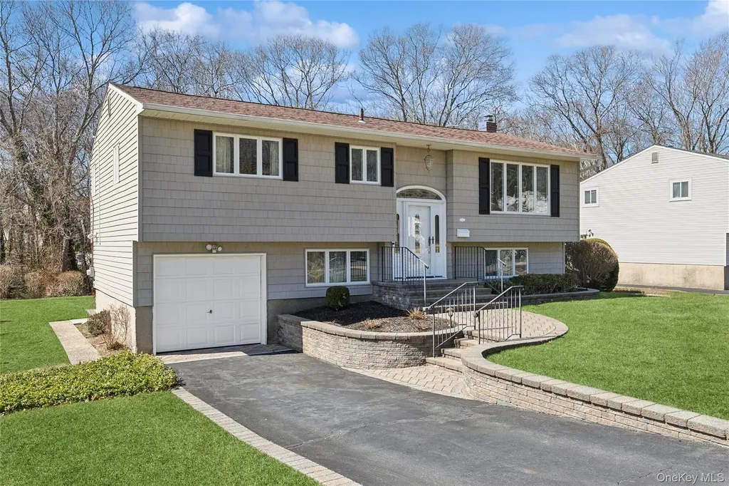 14 Wenmore Road Commack NY 11725
