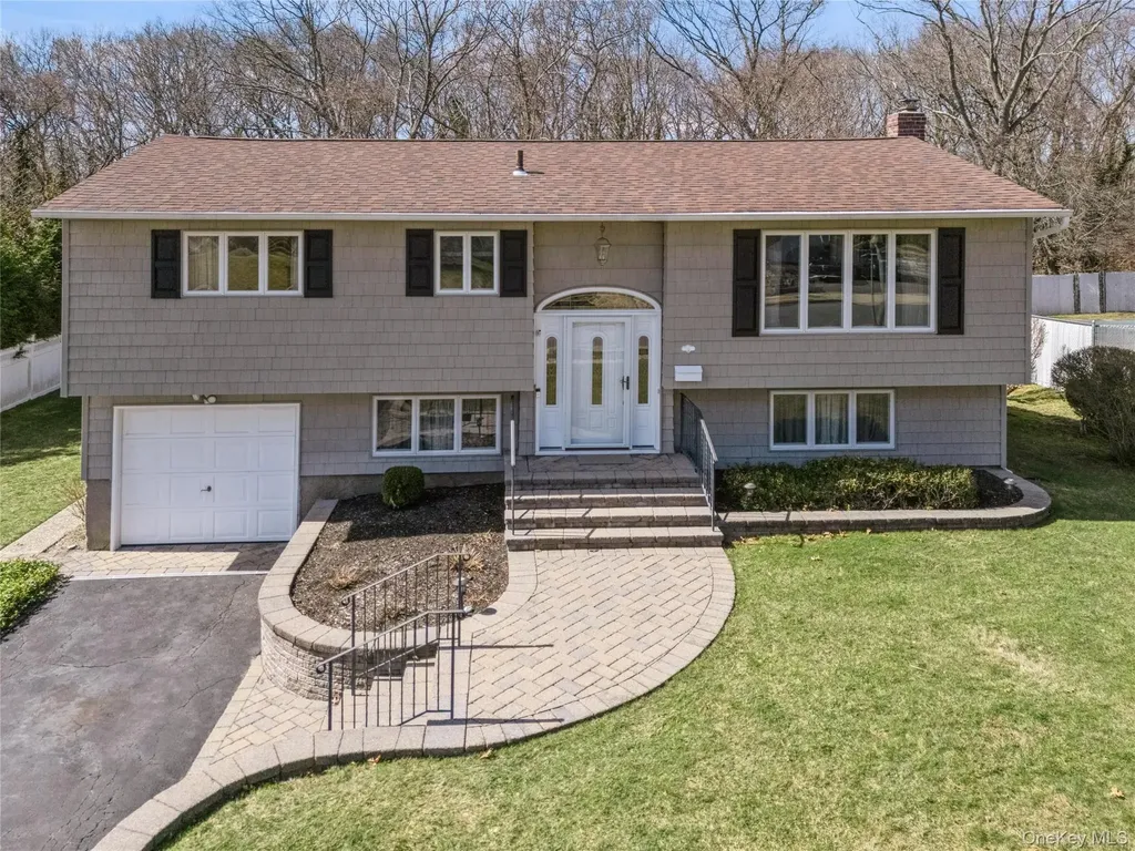 14 Wenmore Road Commack NY 11725