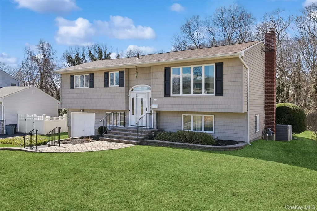 14 Wenmore Road Commack NY 11725