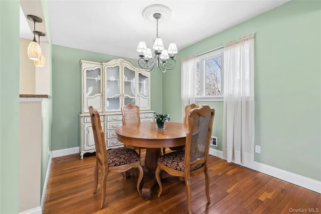 14 Wenmore Road Commack NY 11725