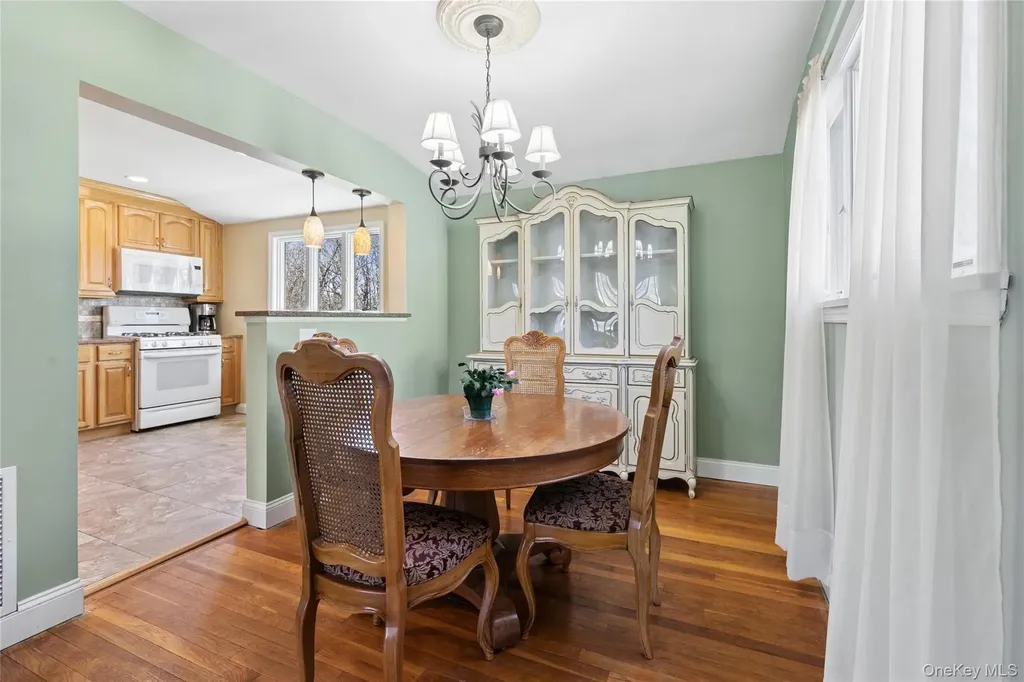 14 Wenmore Road Commack NY 11725
