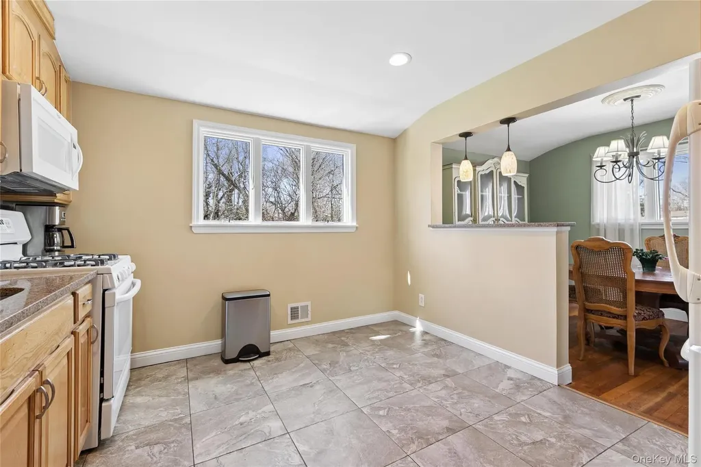 14 Wenmore Road Commack NY 11725