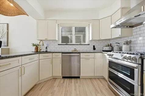 141 Annuskemunnica Road Babylon NY 11702