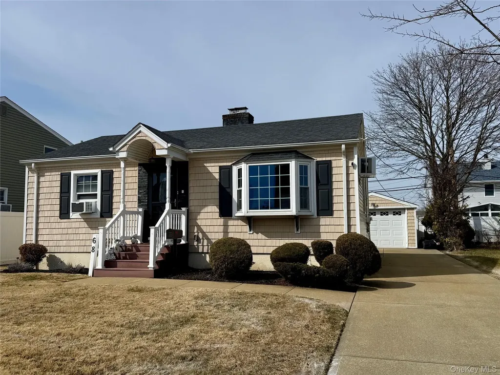 68 Robert Street Freeport NY 11520