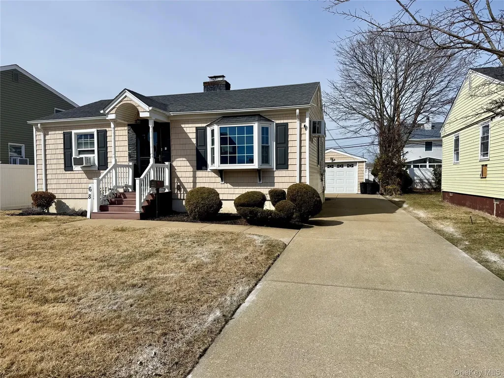 68 Robert Street Freeport NY 11520