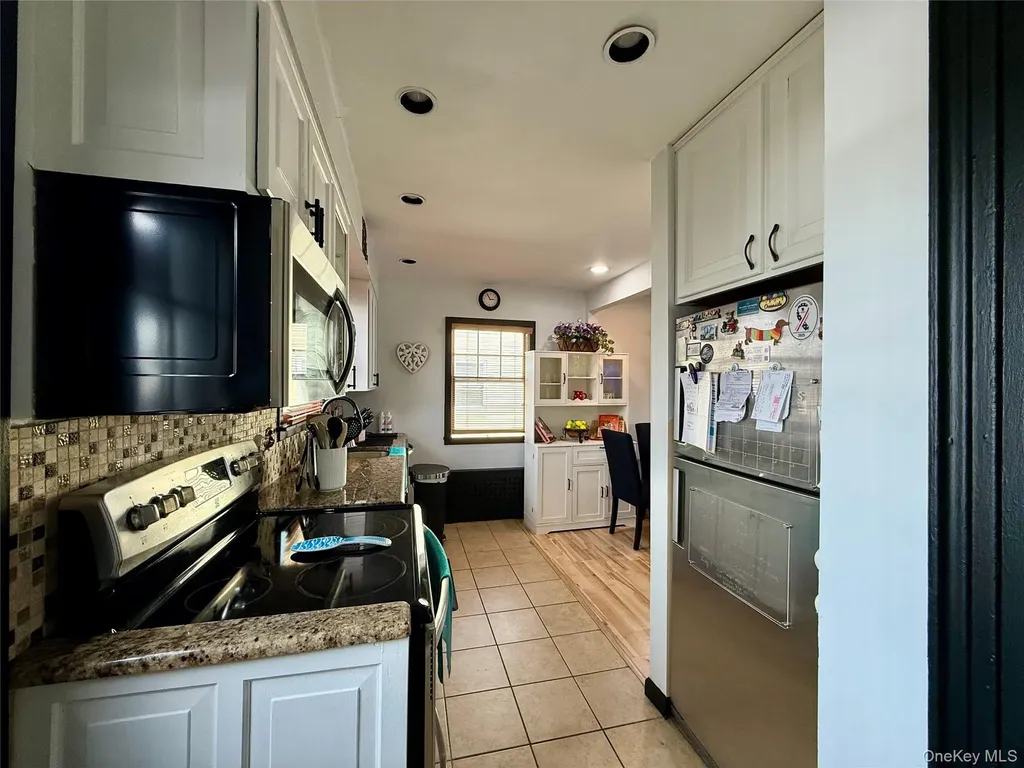68 Robert Street Freeport NY 11520