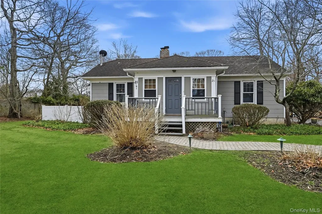 21 King Street Hampton Bays NY 11946