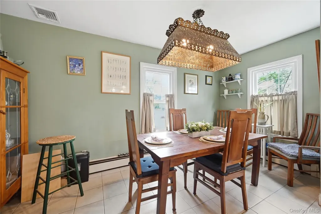 21 King Street Hampton Bays NY 11946