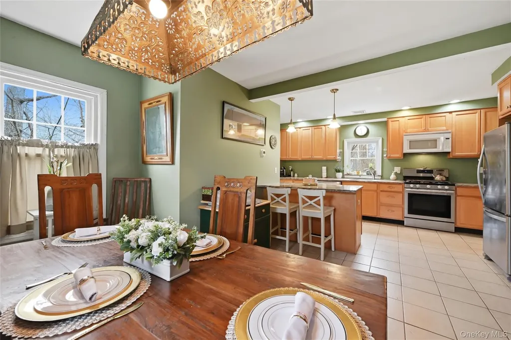 21 King Street Hampton Bays NY 11946