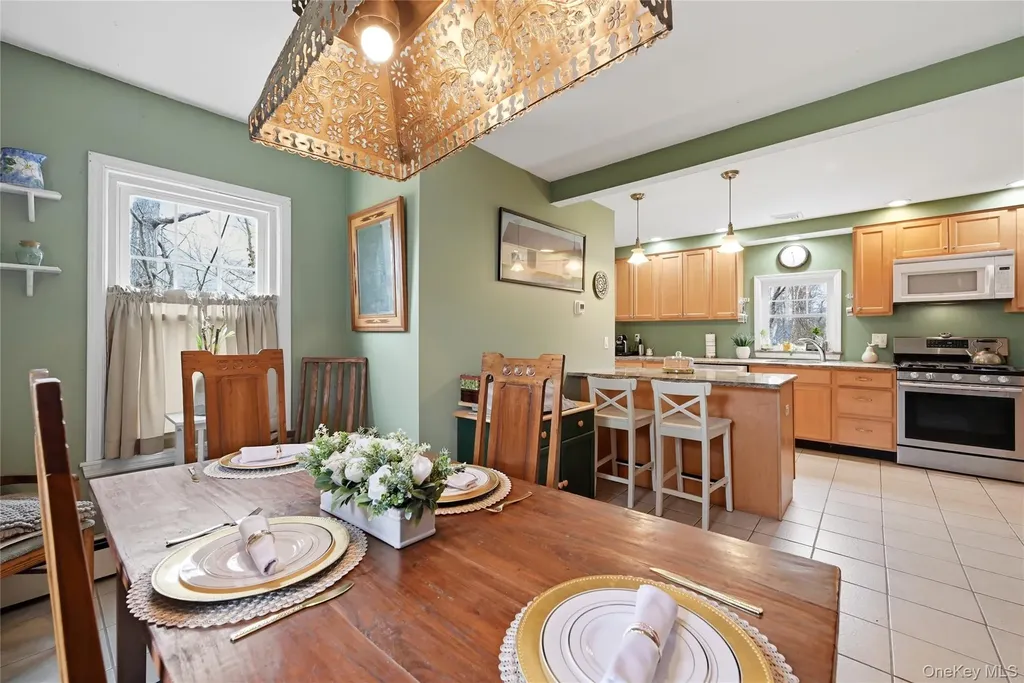 21 King Street Hampton Bays NY 11946