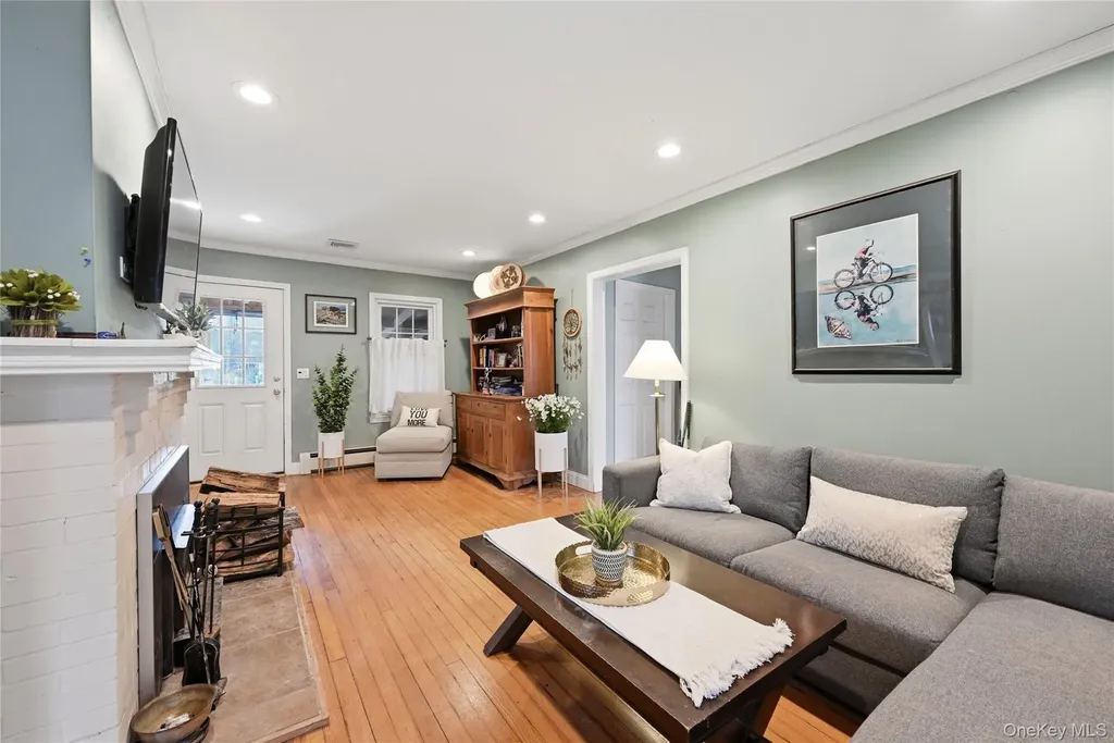 21 King Street Hampton Bays NY 11946