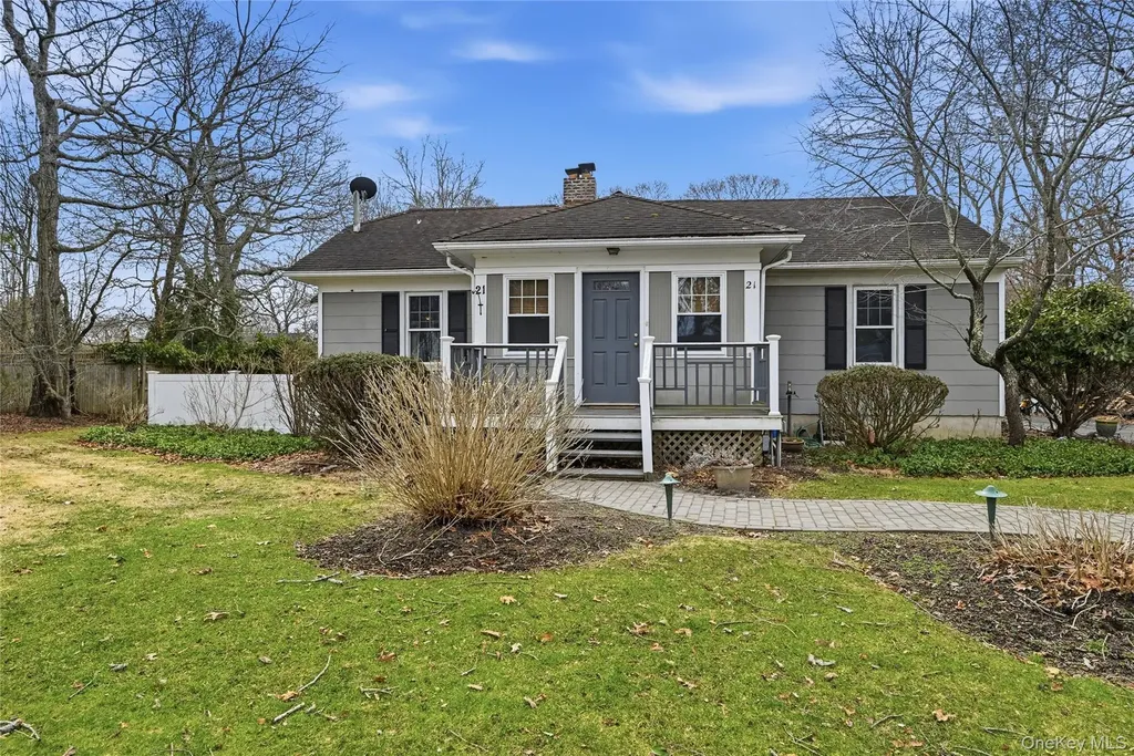 21 King Street Hampton Bays NY 11946
