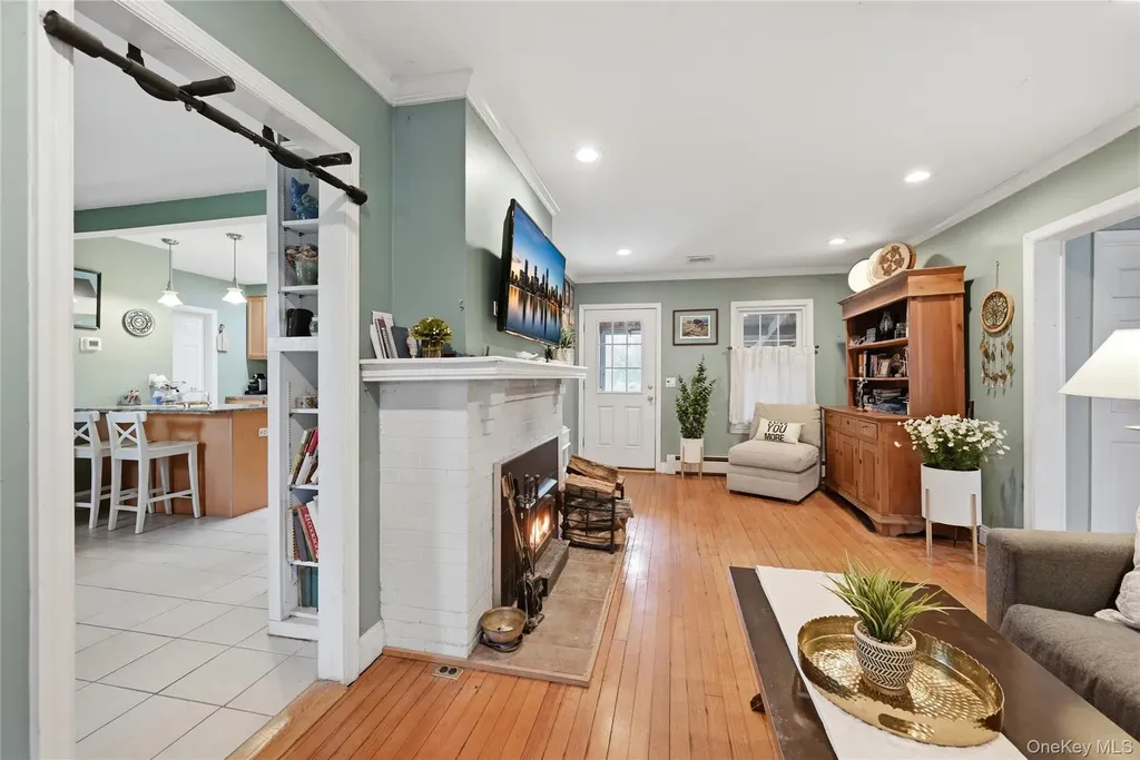 21 King Street Hampton Bays NY 11946