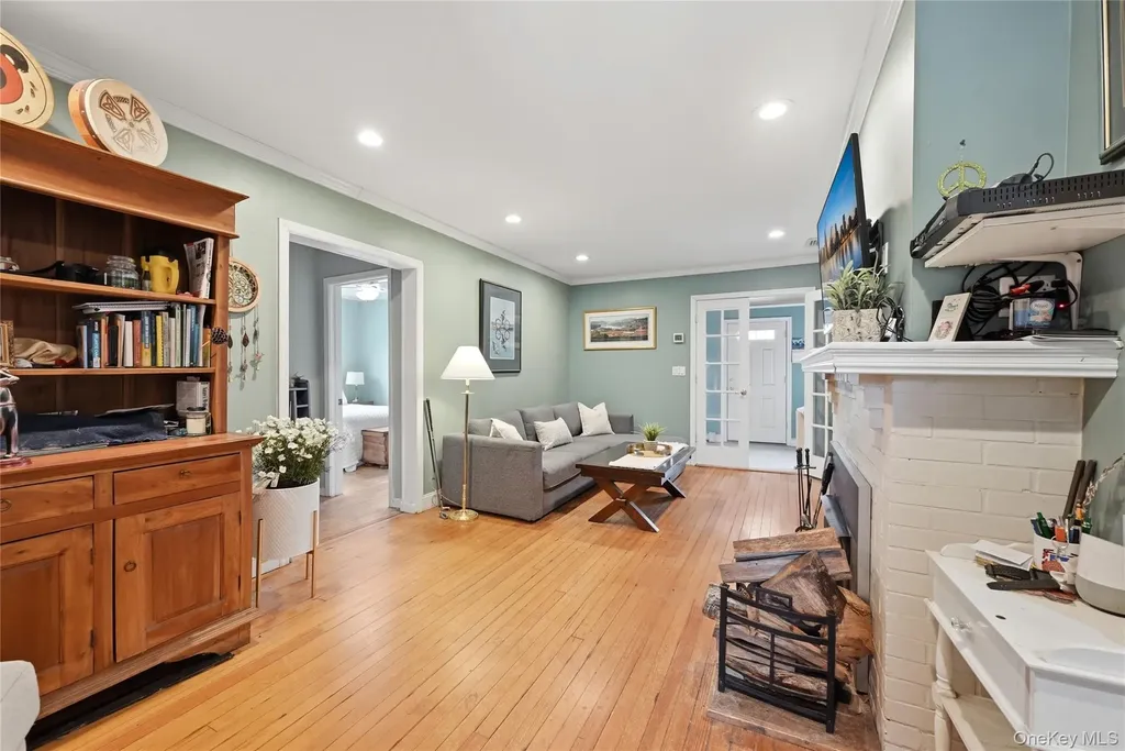 21 King Street Hampton Bays NY 11946