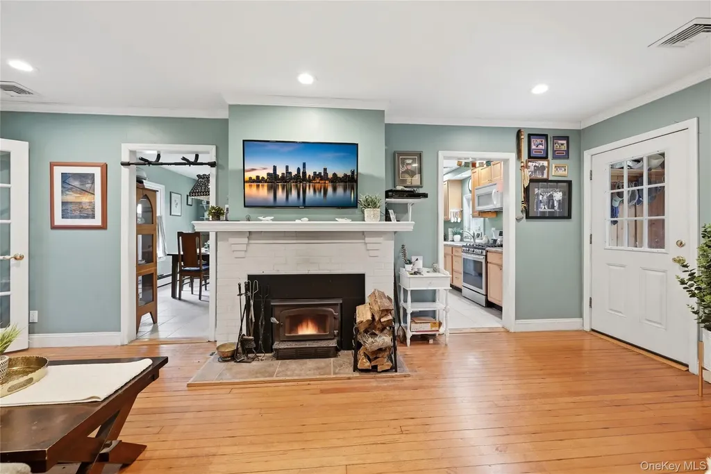 21 King Street Hampton Bays NY 11946