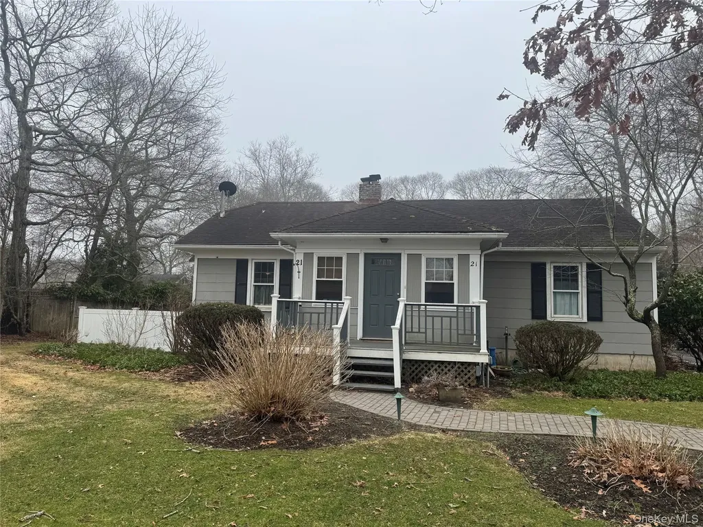 21 King Street Hampton Bays NY 11946