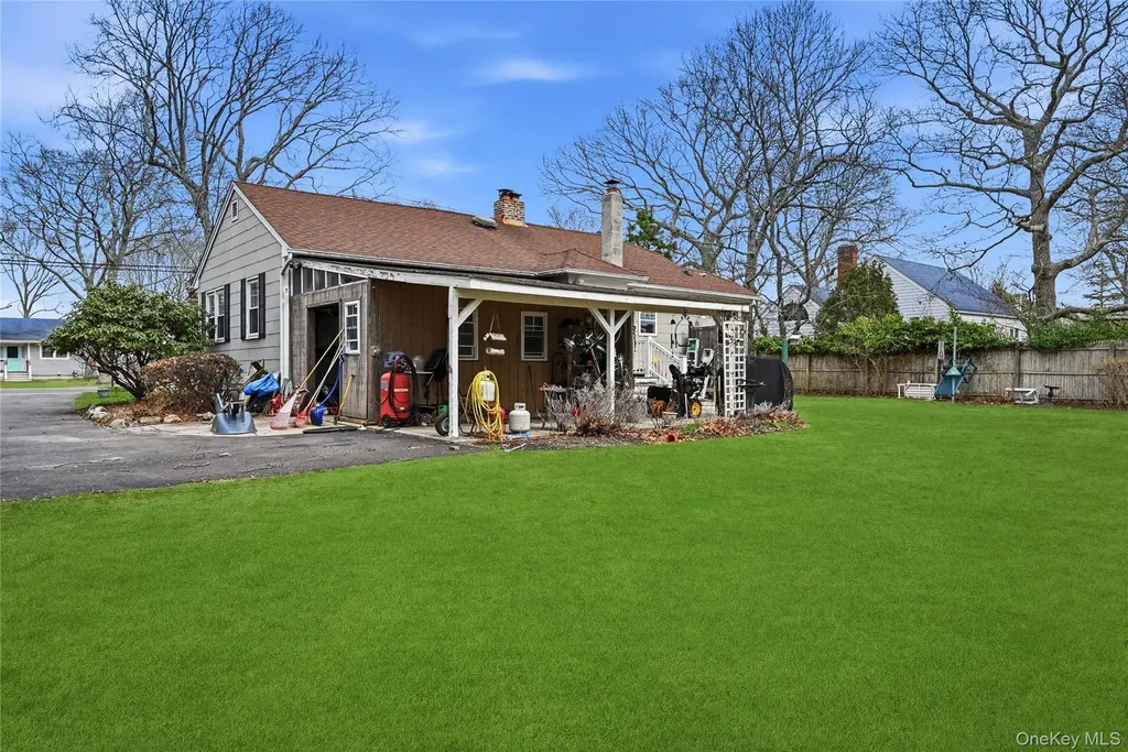 21 King Street Hampton Bays NY 11946