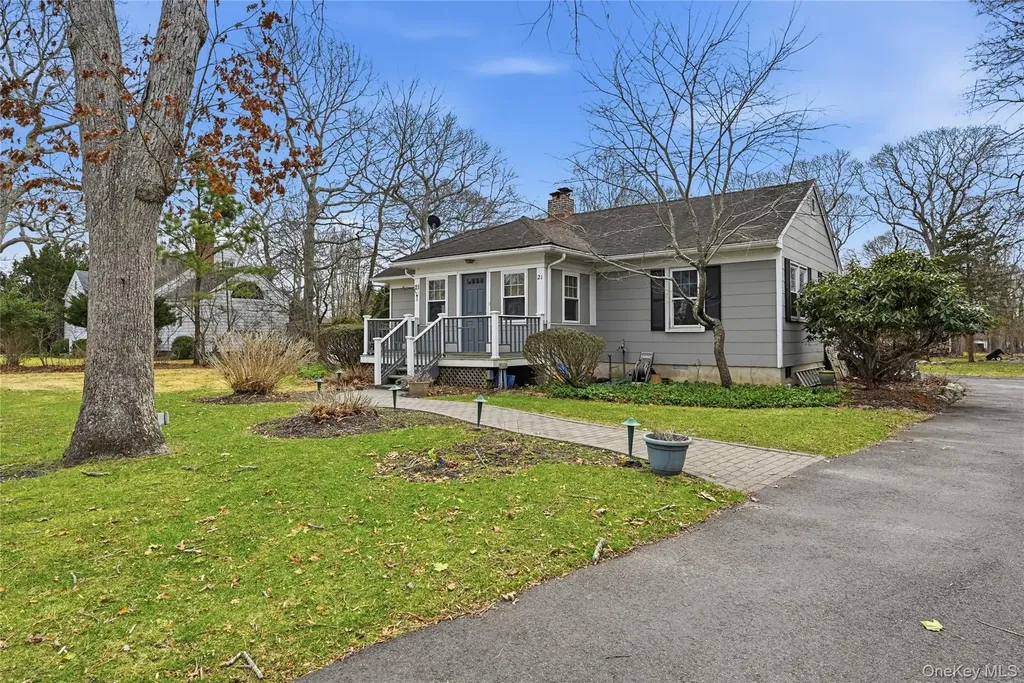 21 King Street Hampton Bays NY 11946
