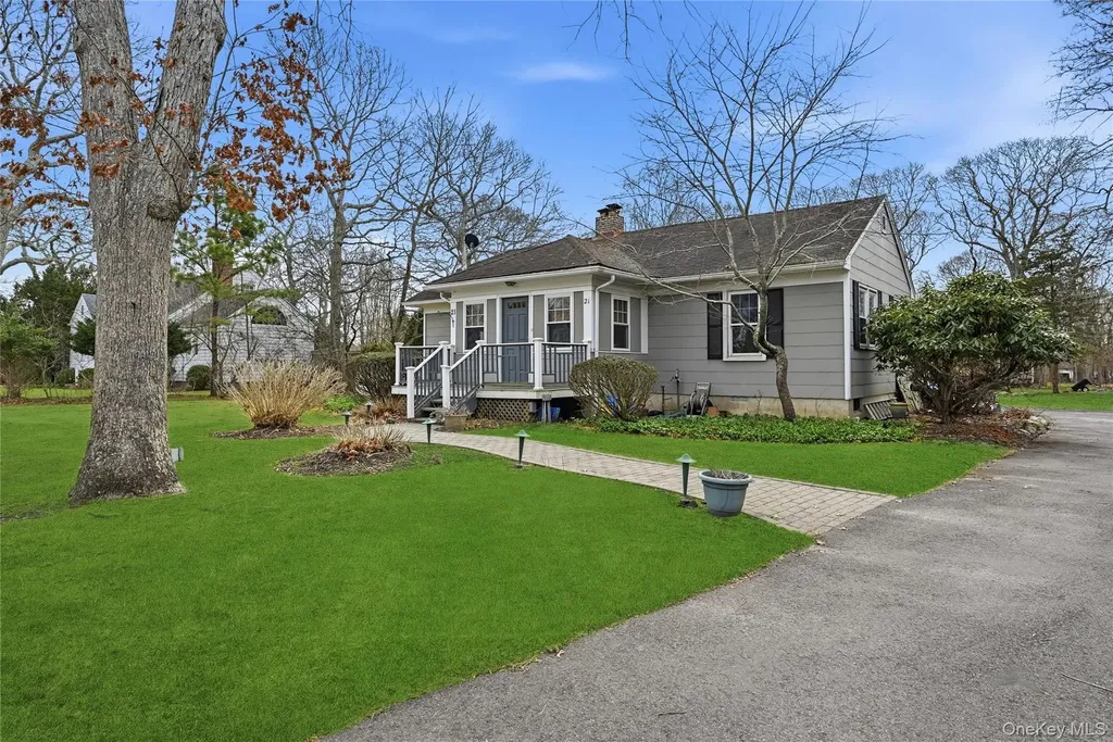 21 King Street Hampton Bays NY 11946