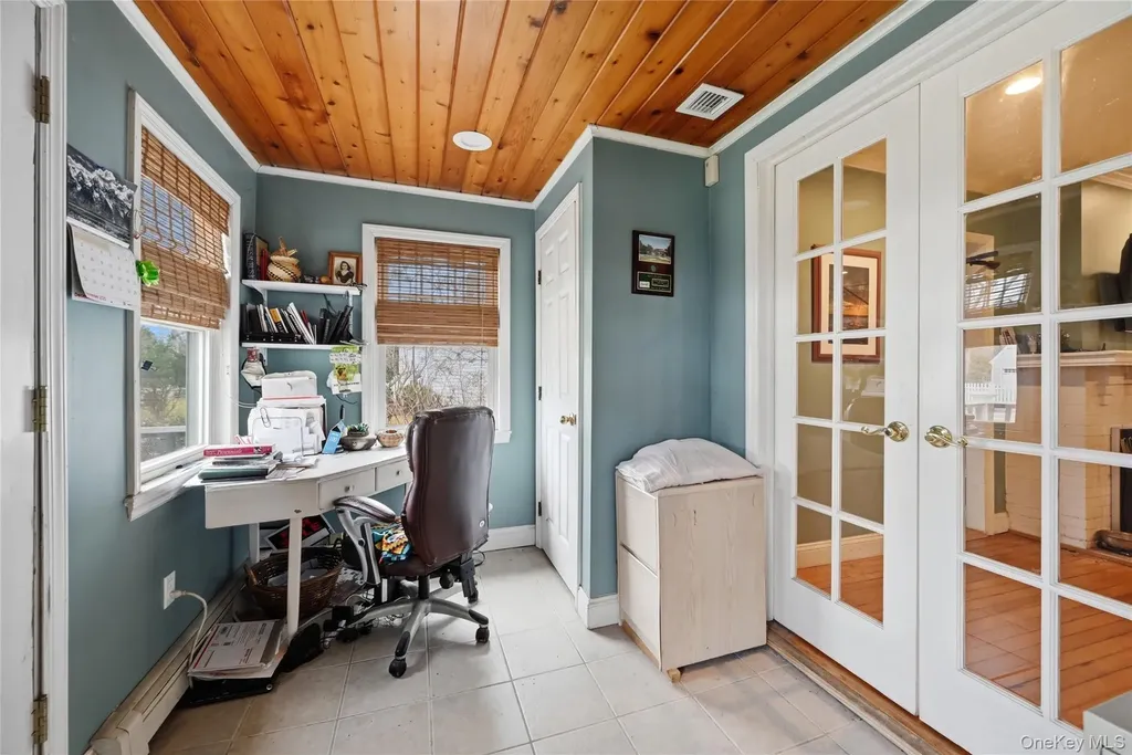 21 King Street Hampton Bays NY 11946