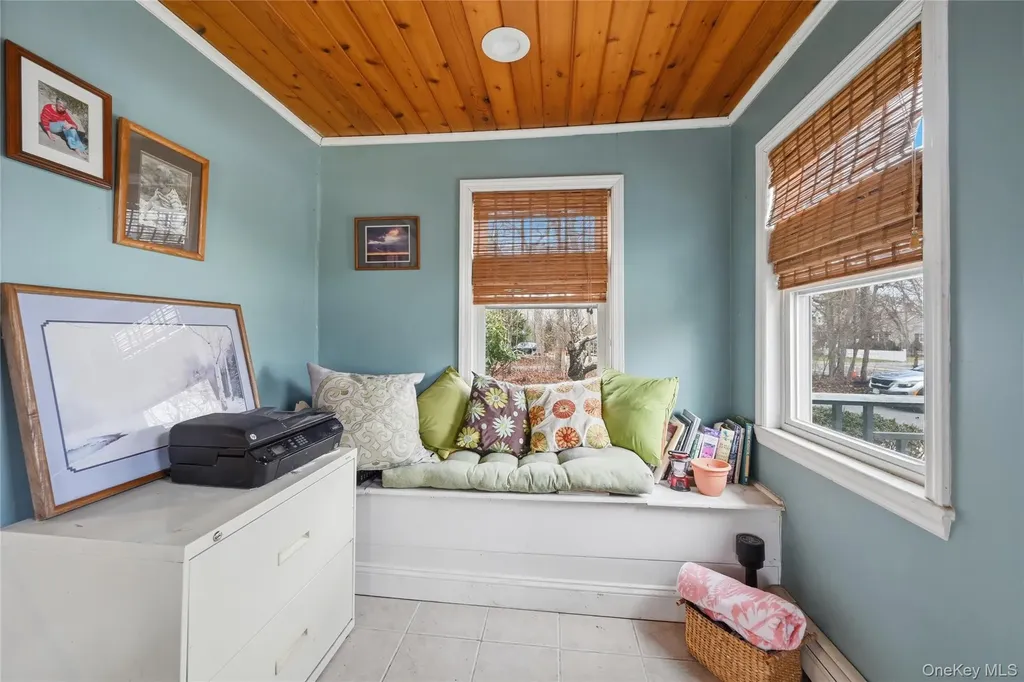 21 King Street Hampton Bays NY 11946