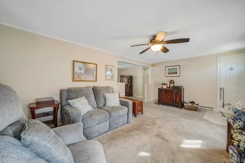 2 Dogwood Lane Manorville NY 11949